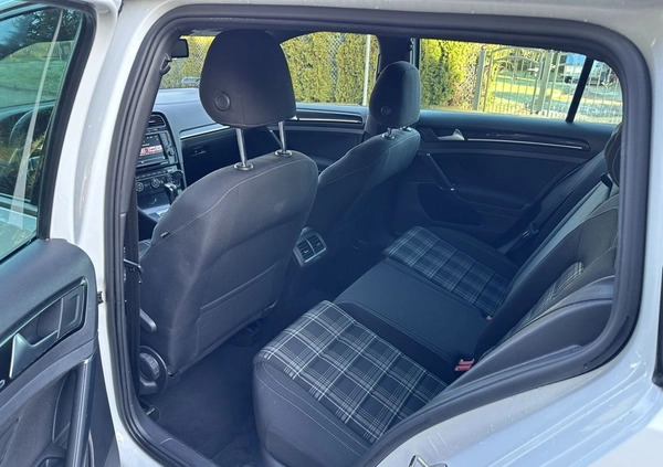 Volkswagen Golf cena 49900 przebieg: 237000, rok produkcji 2016 z Dębno małe 92